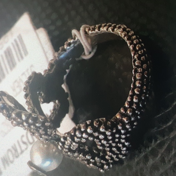 GUCCI HEART BOW RING AGED SILVER NWT - Picture 4 of 10